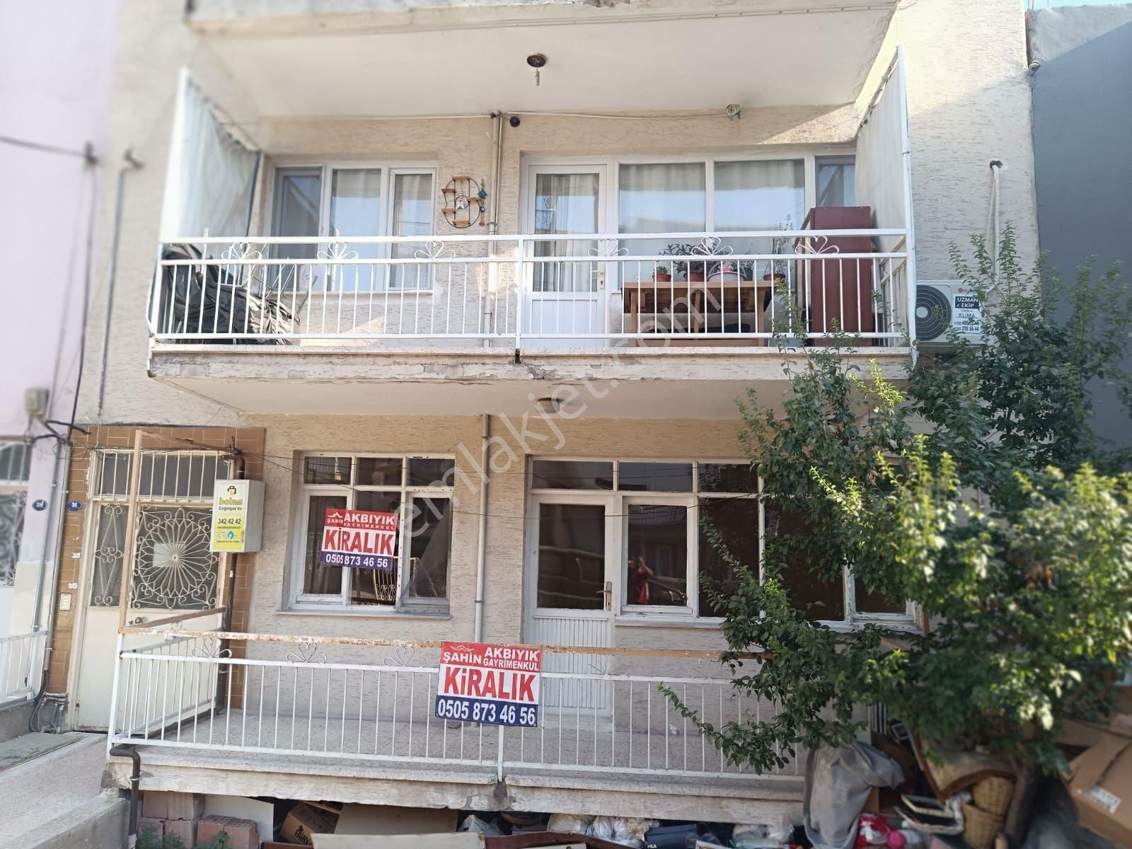 Bayraklı Osmangazi Satılık Bina BAYRAKLI OSMANGAZİ MAH. 4 KAT 150 M² ARSA SATILIK 3 DAİRE 