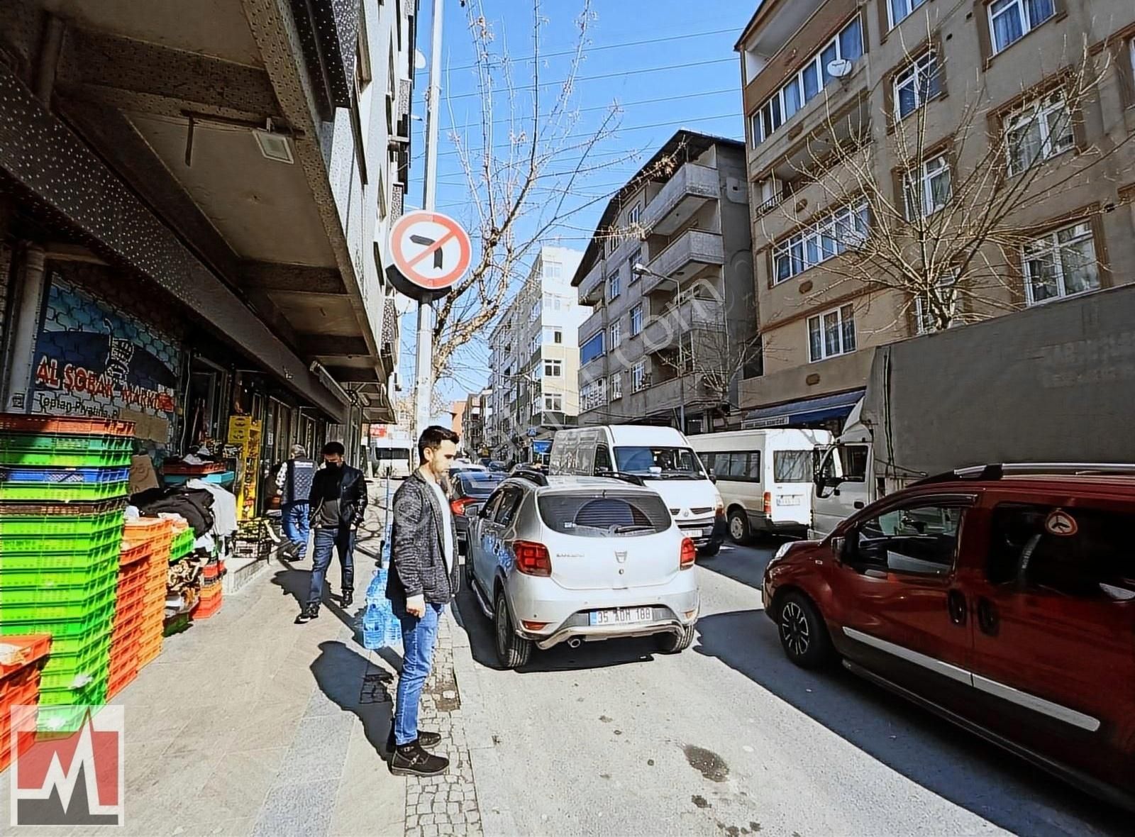 Küçükçekmece Mehmet Akif Satılık Dükkan & Mağaza İKİTELLİNİN EN İŞLEK CADDESİNDE SATILIK DÜKKAN KEMAL PAŞA CAD.