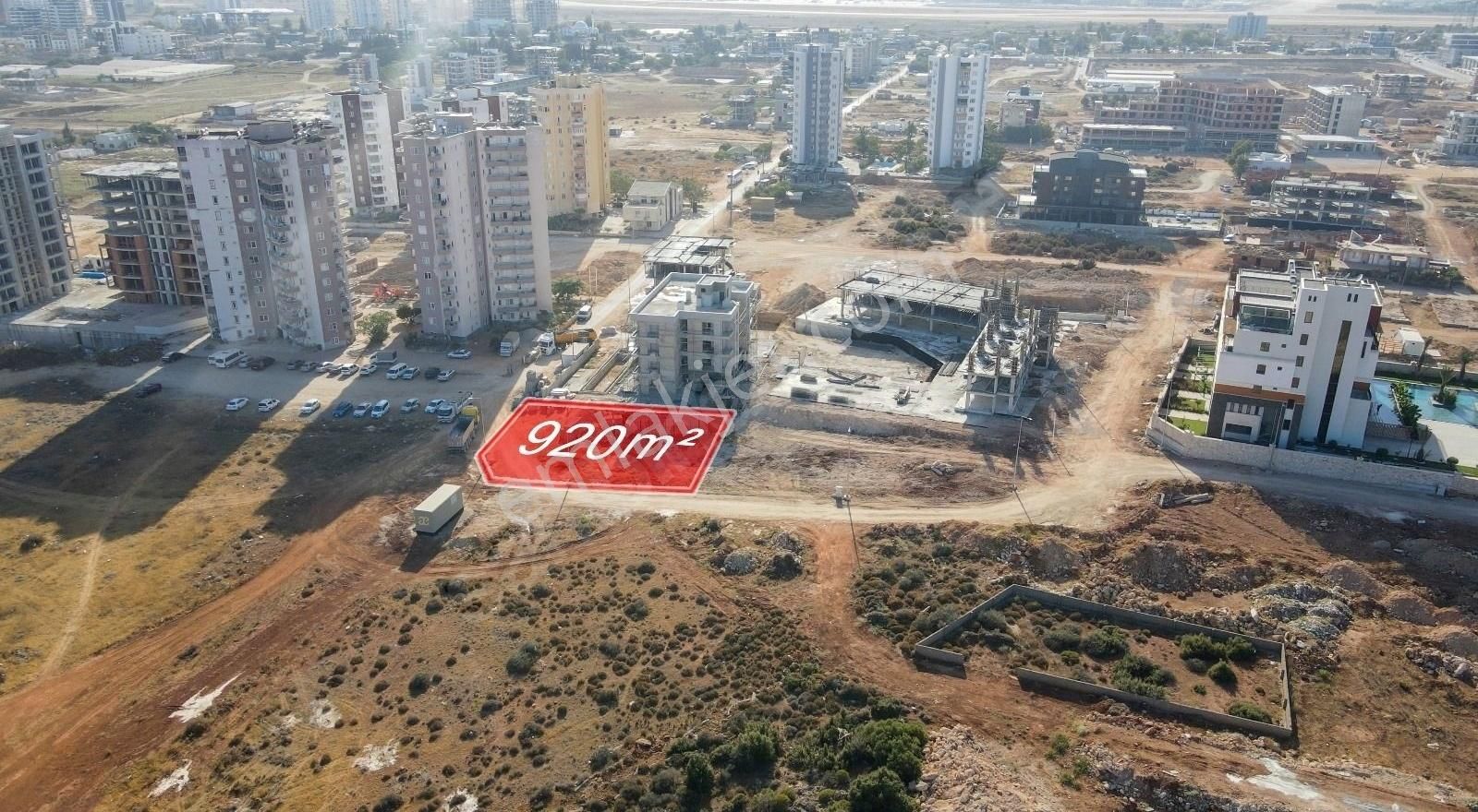 Aksu Altıntaş Satılık Konut İmarlı REMAX QUALITY'DEN GÜNEY KÖŞE PARSEL 0.80 EMSAL 921M2