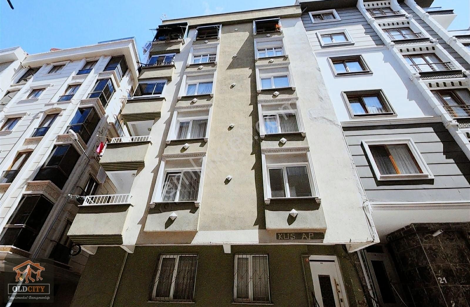 Bahçelievler Siyavuşpaşa Satılık Daire OLD CİTY'DEN YAYLA KAVAKLIK SK 2.KAT 3+1 110M2 İÇİ LÜX FIRSAT..