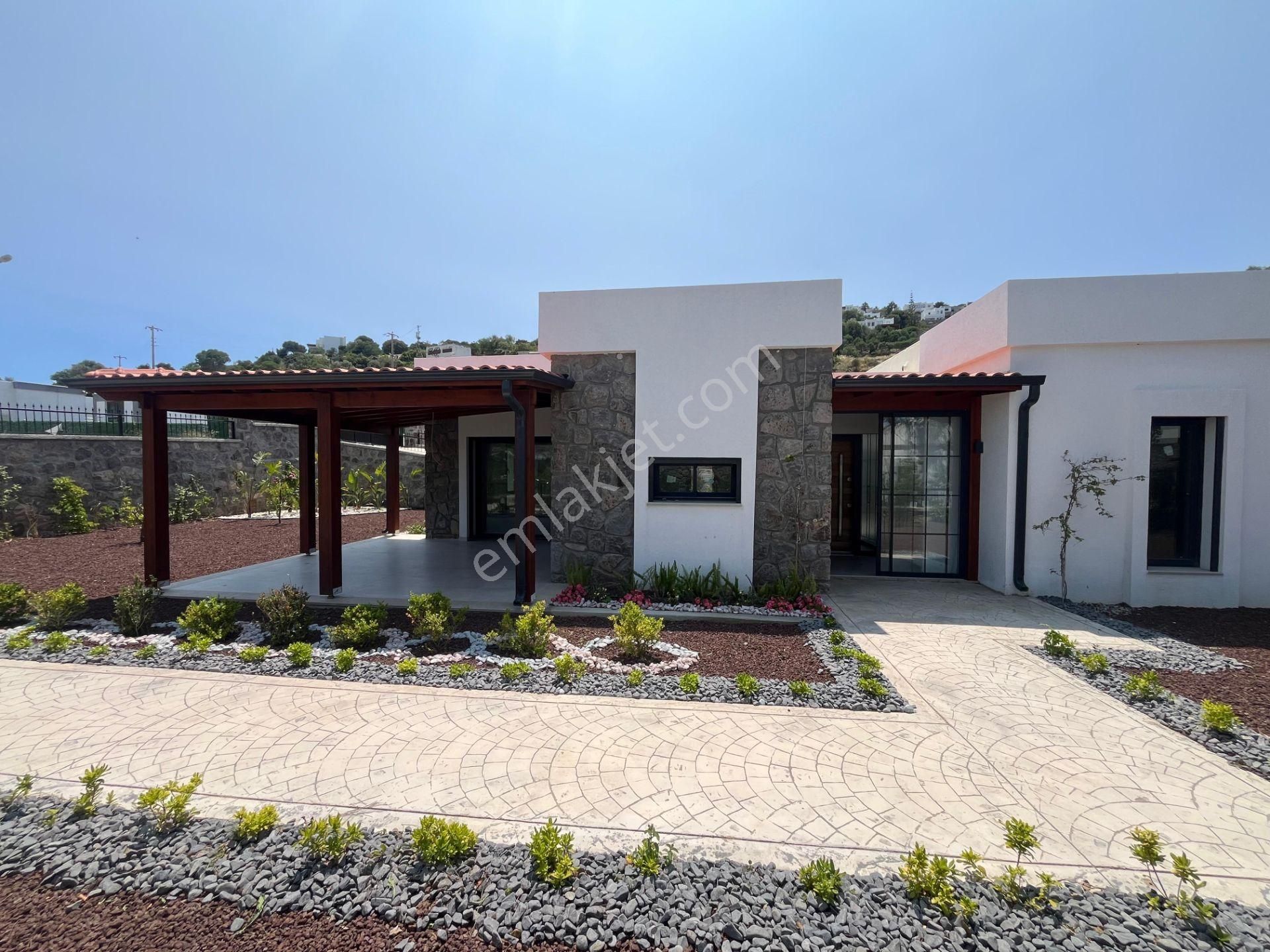 Bodrum Gümüşlük Kadıkalesinde Satılık 3+1 Tek Katlı Villa