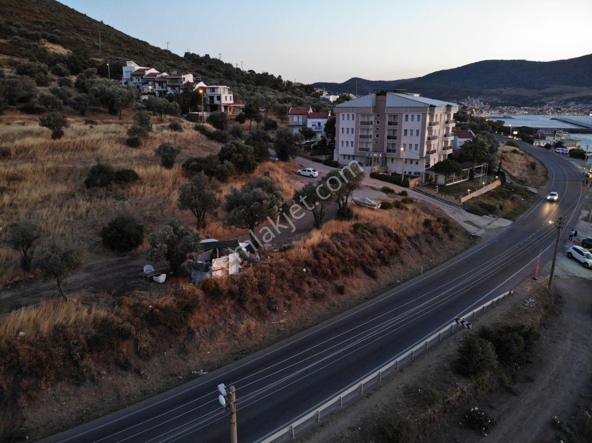 Foça Mustafa Kemal Atatürk Satılık Konut İmarlı Y.foçanın Gözde Konumunda Oasis Marinaya 300m Mesafede İmarlı Arsa