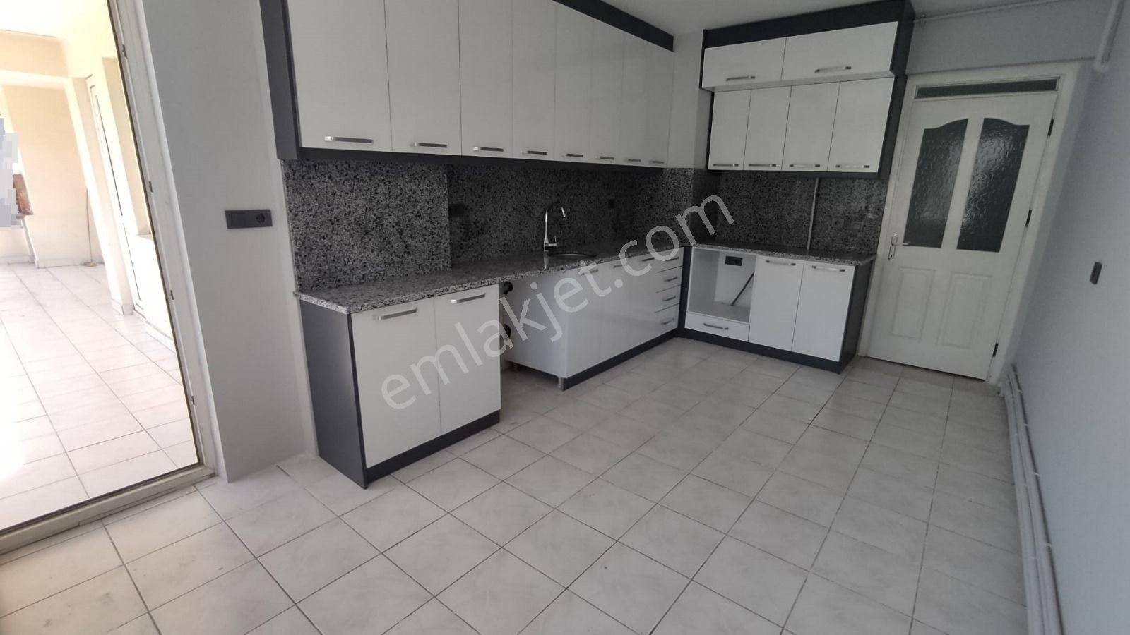 Denizli adalet'te 3+1 180 m2 arakat kiralık daire