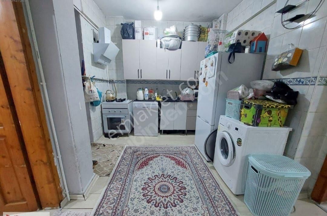Emir Emlakdan 1+1 Ful Tadilatlı Yüksek Giriş Doğalgaz Kombili Acil Satılık 8,500 Tl Kiracılı