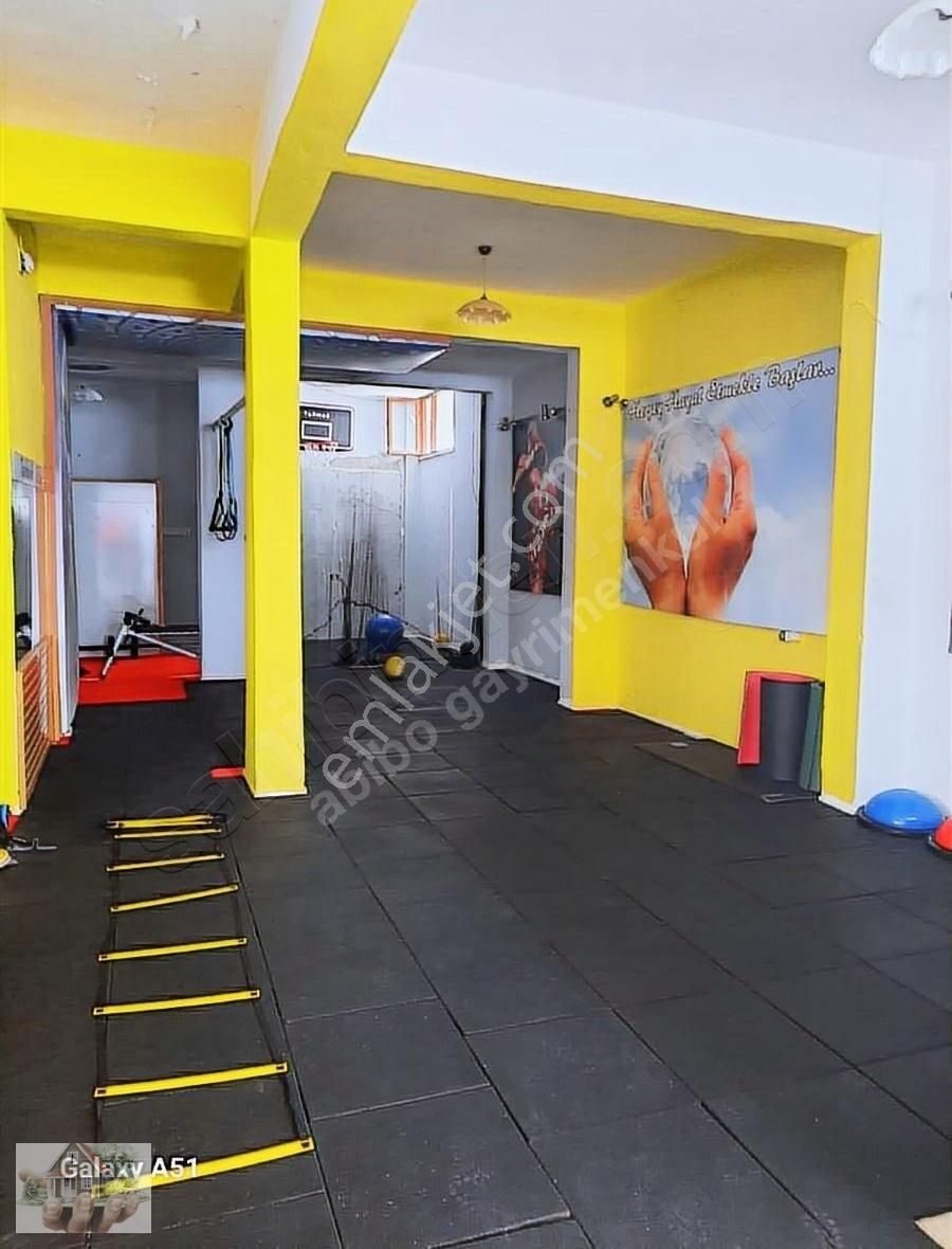 Urla Zeytinalani Merkezde Satılık Dükkan - Görsel 4