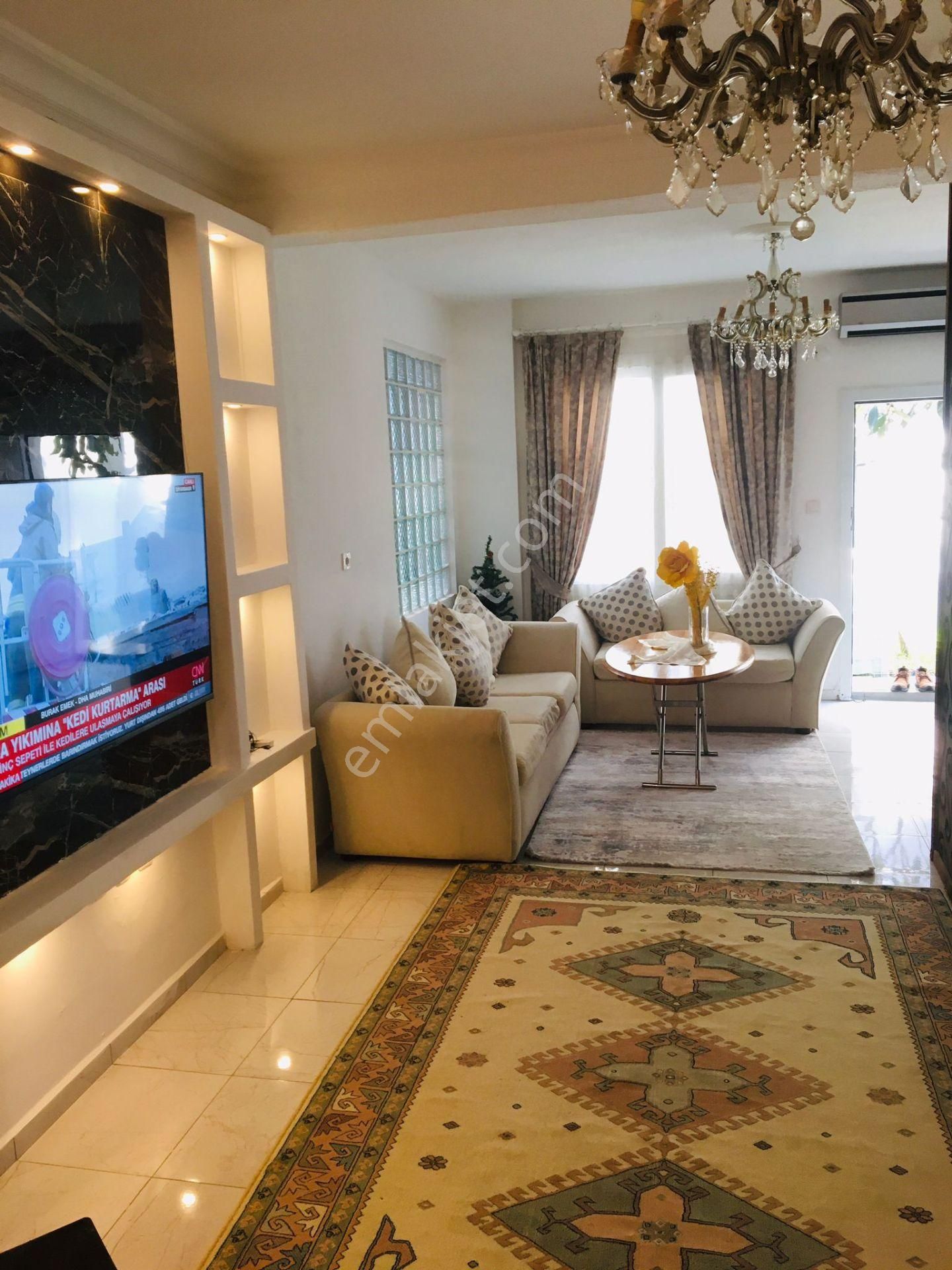 Bodrum Gümbet Satılık Müstakil Ev  Bodrum Gümbet 3+1 Satılık Tripleks Villa