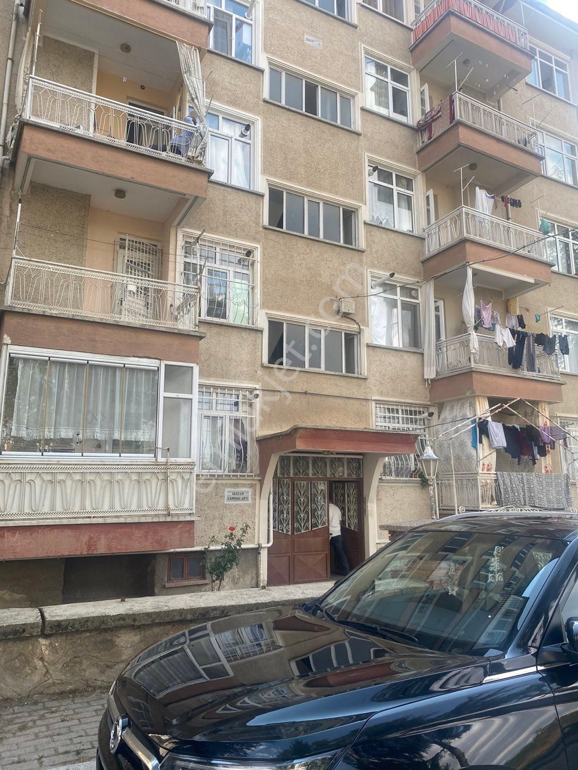 Akşehir Yeni Satılık Daire Eva gayrimenkulden bakımlı 3 + 1