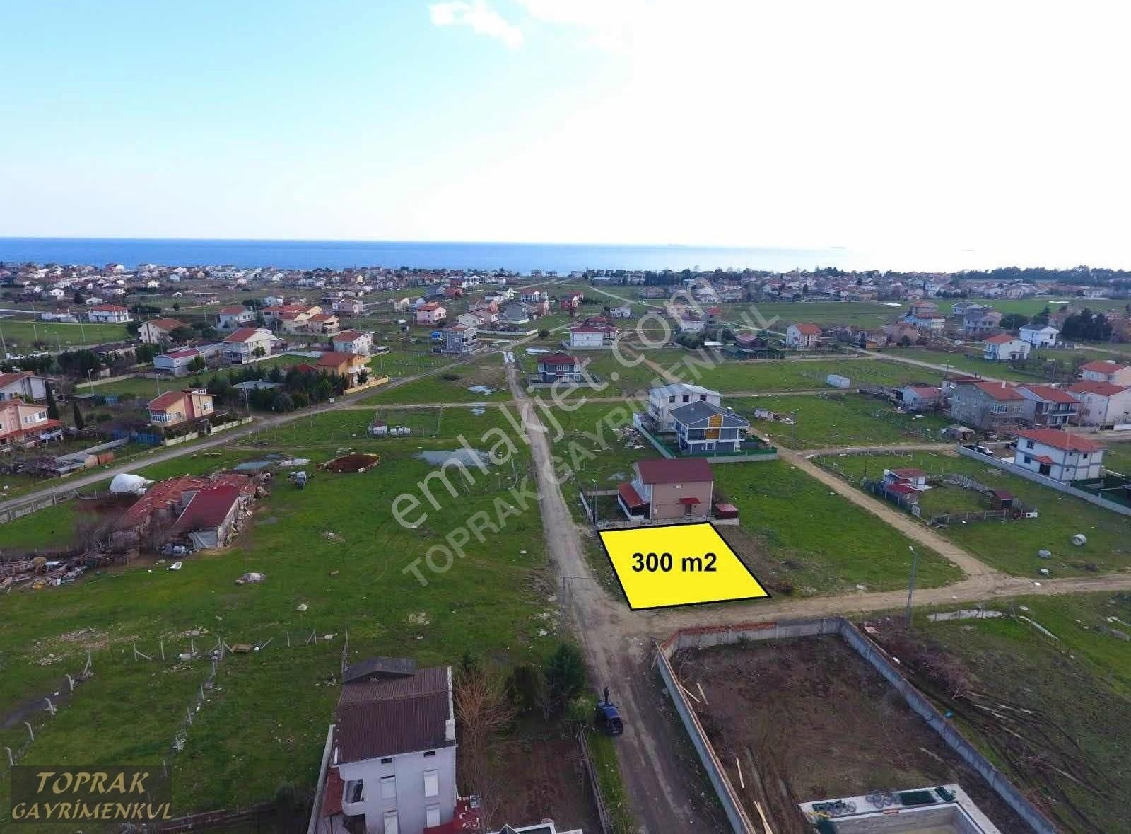 Silivri Gümüşyaka Satılık Villa İmarlı SİLİVRİ GÜMÜŞYAKA ELMALIK MEVKİSİNDE EMSALSİZ 300 m2 köşe arsa