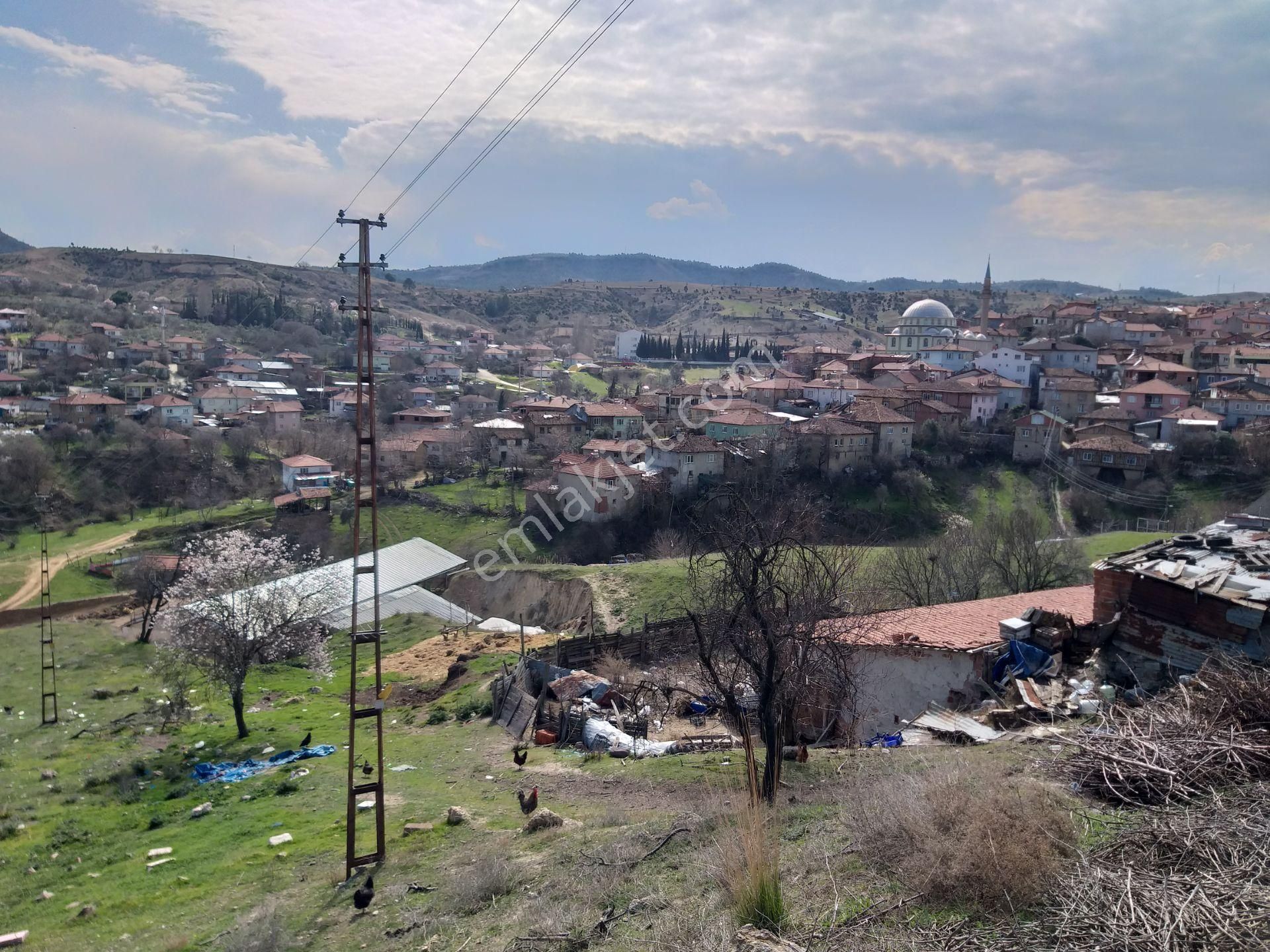 Söğüt Küre Köyü (Merkez) Satılık Konut İmarlı  SÖĞÜT KÜRE KÖYİÇİ %40 İMARLI 690 m2 ARAZİ