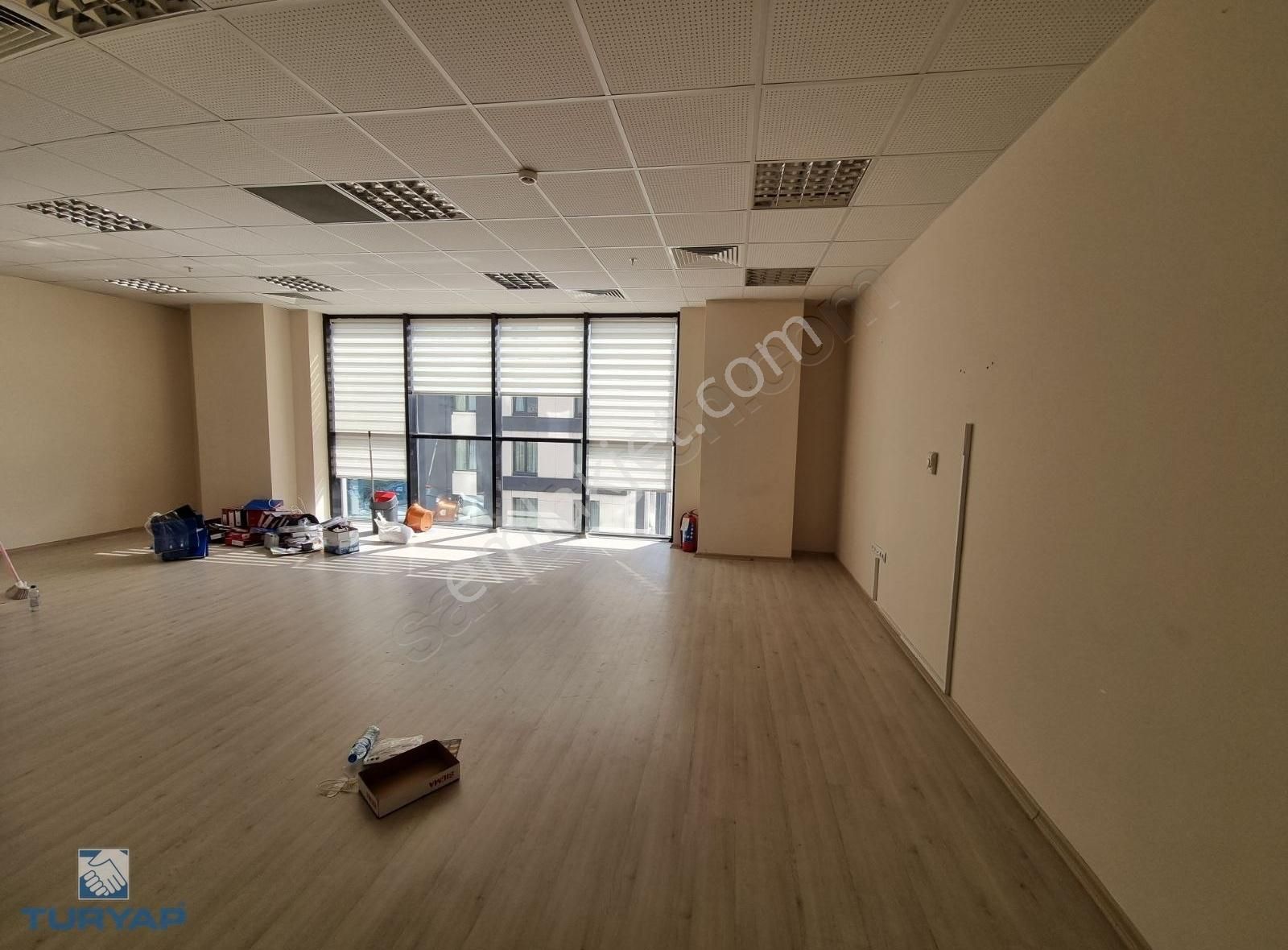 Esenyurt Gökevler Kiralık Plaza Katı GİNZA CORNERDA 70M2 OFİS 18.000TL