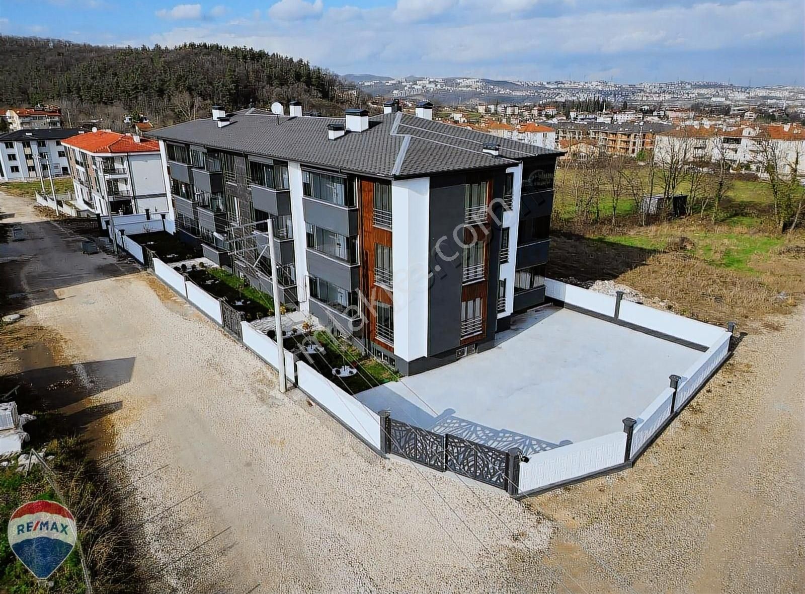 Arifiye Neviye Satılık Daire ***1 Haftalığına Geçerli Fiyat NEVİYE MAH. SIFIR 3+1 150m2