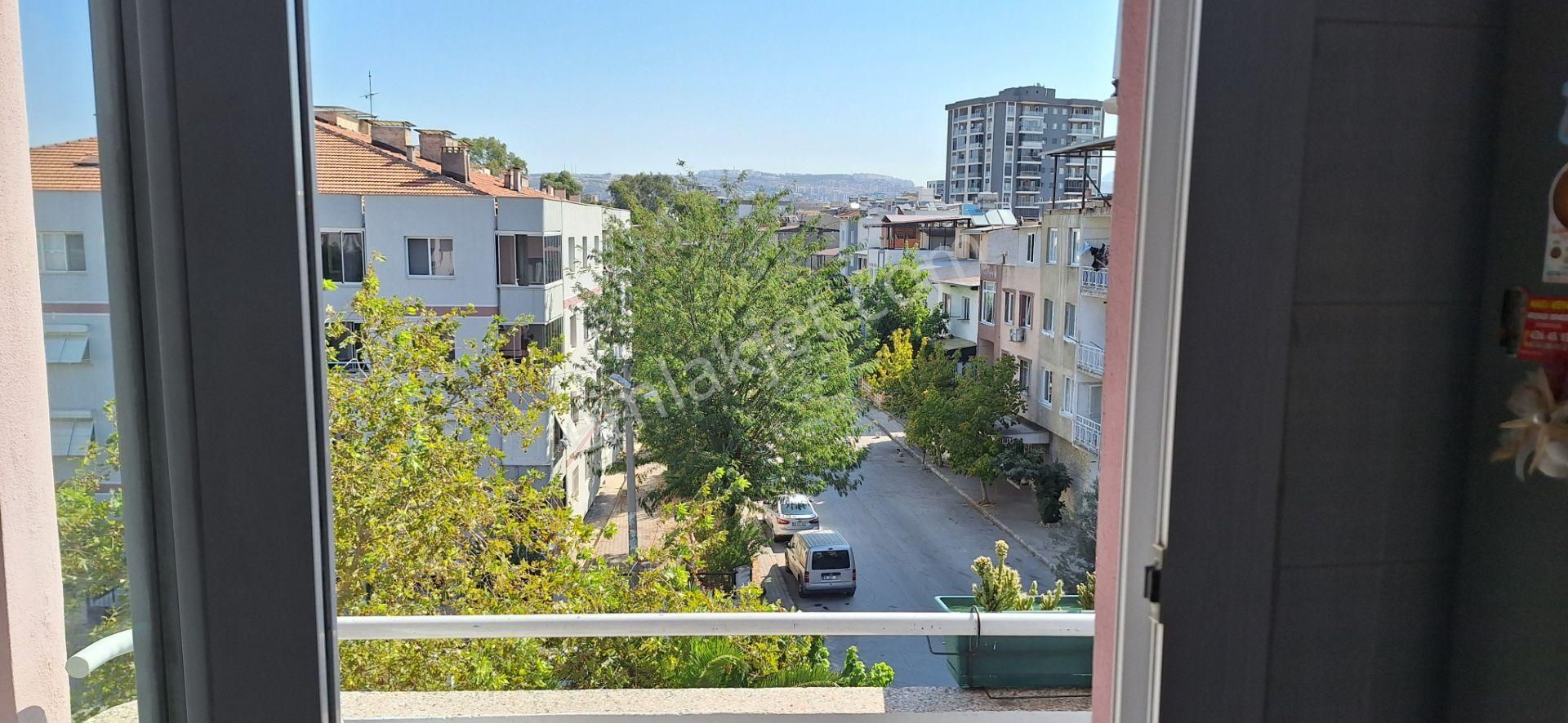 Buca Fırat Satılık Daire  İZMİR BUCA FIRAT MAHALLESİNDE SATILIK 3+1 DAİRE