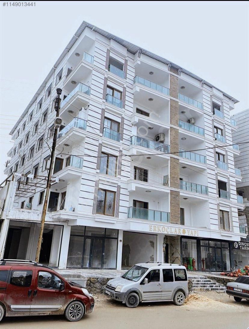 Kırıkhan Cumhuriyet Satılık Daire Güleroglu emlak tan 3 + 155 metre² satılık daire