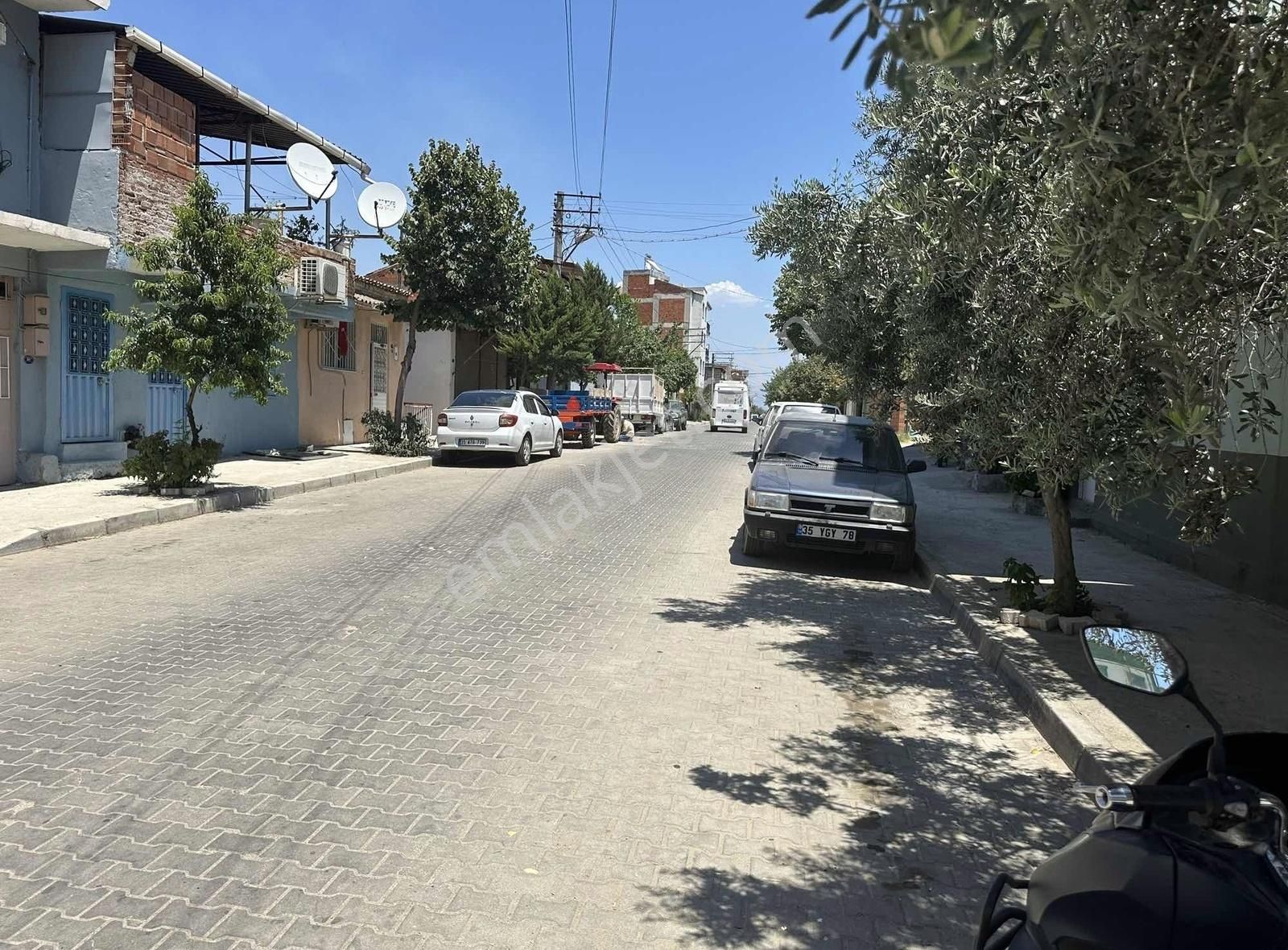 Tire İstiklal Satılık Müstakil Ev PEK EMLAKTAN 250 m2 ÇOK BAKIMLI DOĞALGAZLI BAHÇELİ MÜSTAKİL EV