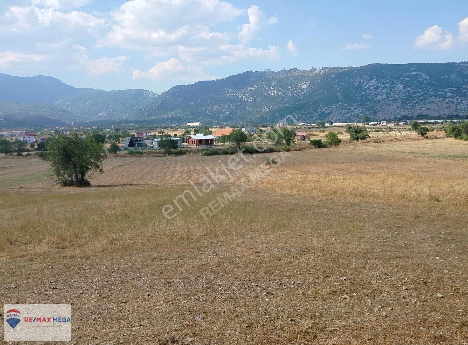 Bucak Kayı Köyü Satılık Tarla Burdur Bucak Satılık 836 m² Tarla