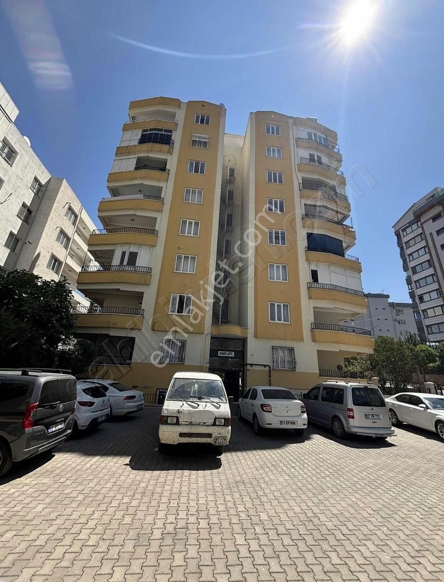 Karaköprü Karşıyaka Satılık Daire HAFSA EMLAKTAN 3+1 MERKEZİ KONUMDA GENİŞ UYGUN DAİRE