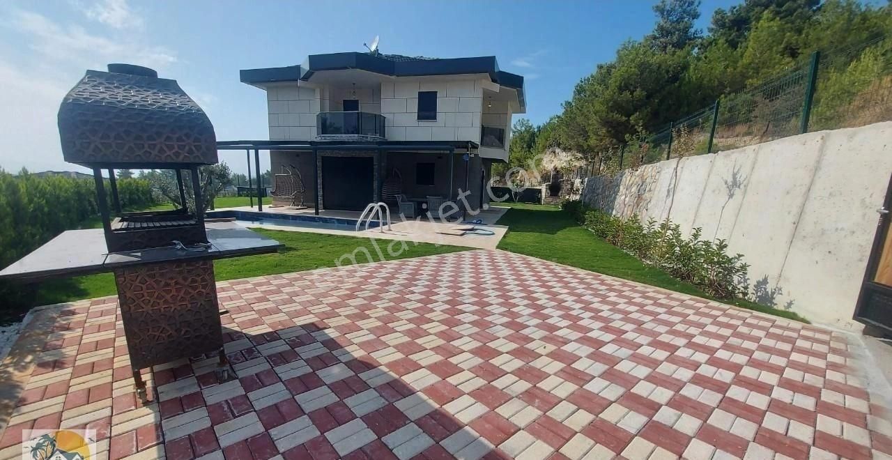 Kuşadası Karaova Satılık Villa VATANDAŞLIĞA UYGUN MÜSTAKİL HAVUZ_OTOPARK 4+1 MANZARALI VİLLA