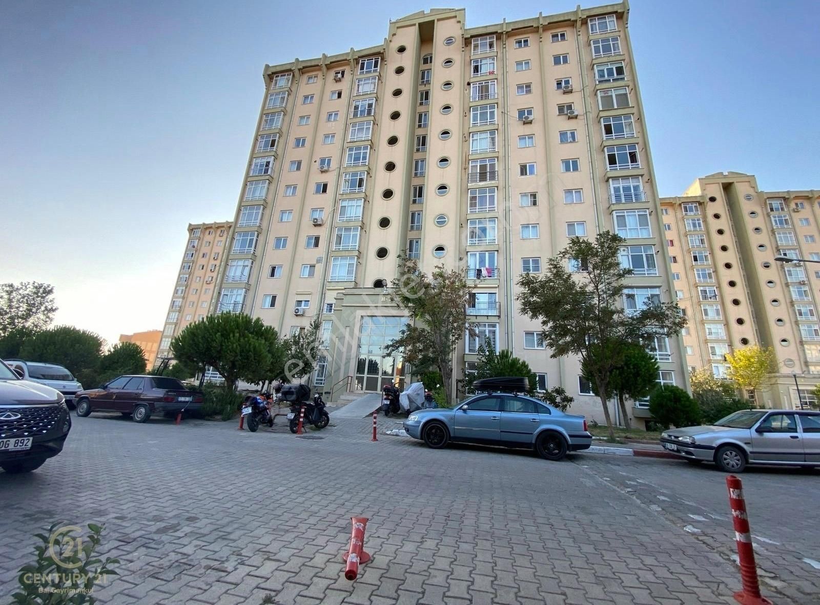 Karesi Yeni Kiralık Daire TOKİ YENİMAHALLEDE ARA KAT ŞEHİR MANZARALI FULL EŞYALI TEMİZ 1+1