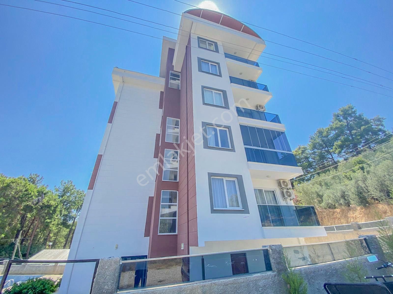 Alanya Avsallar Satılık Daire  ALANYA AVSALLAR MAHALLESİNDE SATILIK EŞYALI 1+1 DAİRE 