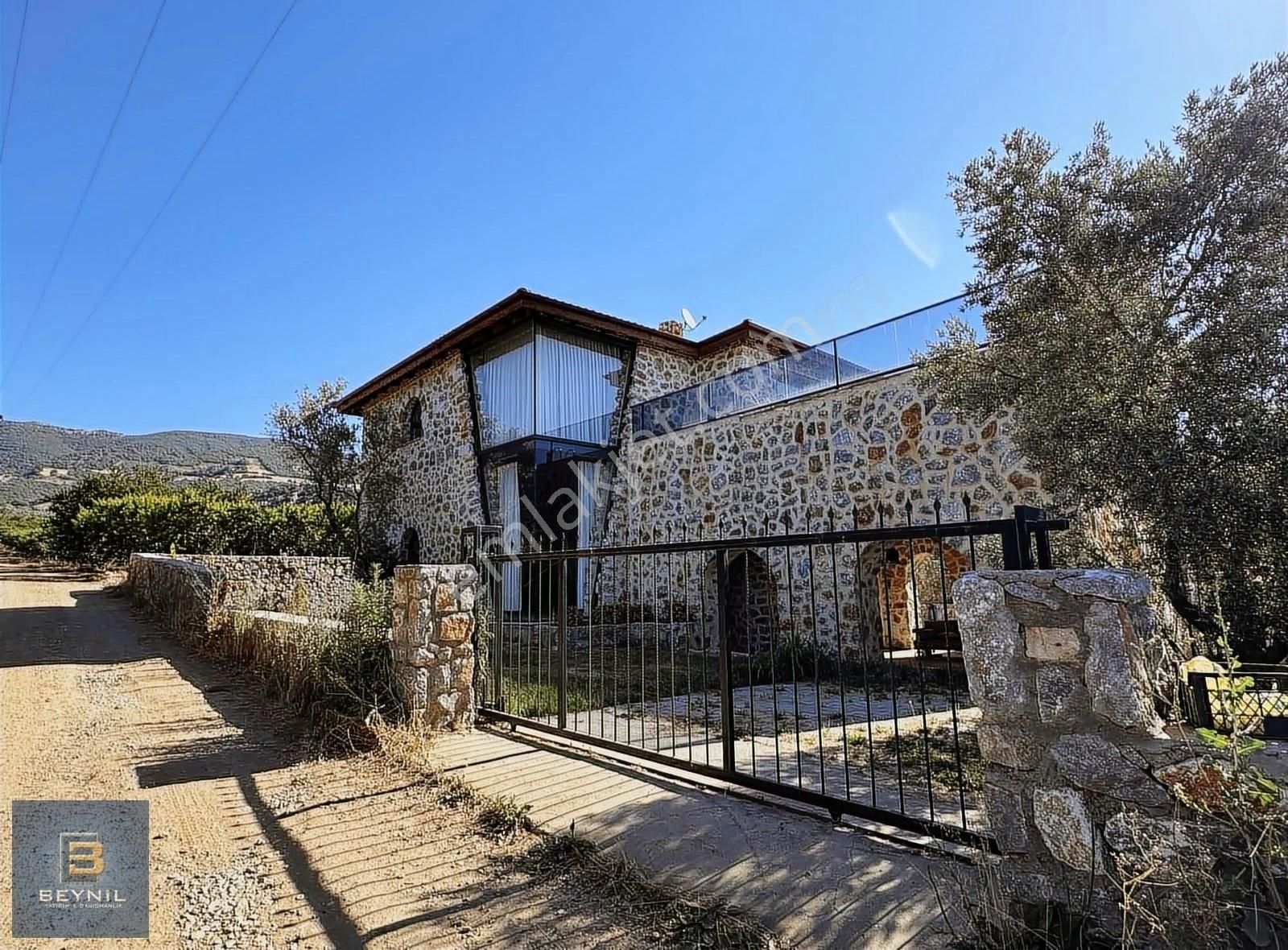 İznik Dereköy Satılık Villa Özel Mimari Taş Villa