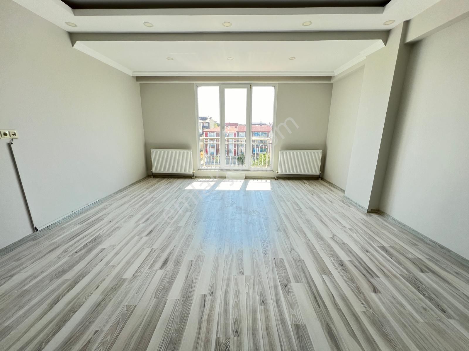 Çorlu Rumeli Satılık Daire  RUMELI MAH DE  2+1 EBEVEYN BANYOLU 100 M2 GENİŞ DAİRE 