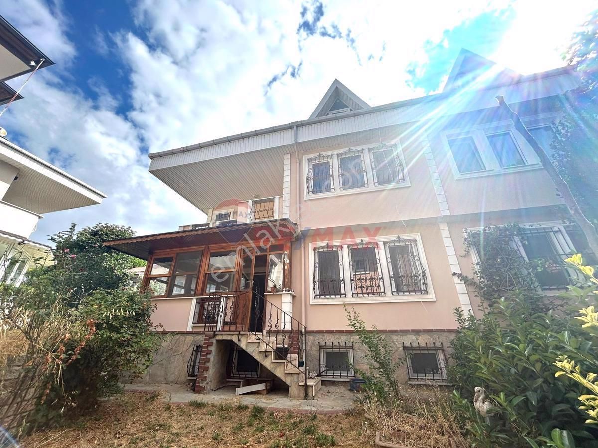 Büyükçekmece Güzelce Satılık Villa Büyükçekmece Güzelkent Hukukçular Sitesinde Satılık Orkide Villa