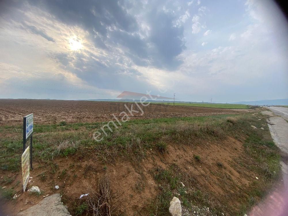 Çorum Merkez Eskiekin Köyü (Aliki) Satılık Tarla  Güvenay - Çorum Cemilbey Yolu 3.km Yola Sıfır 31.500 M² Satılık Tarla 