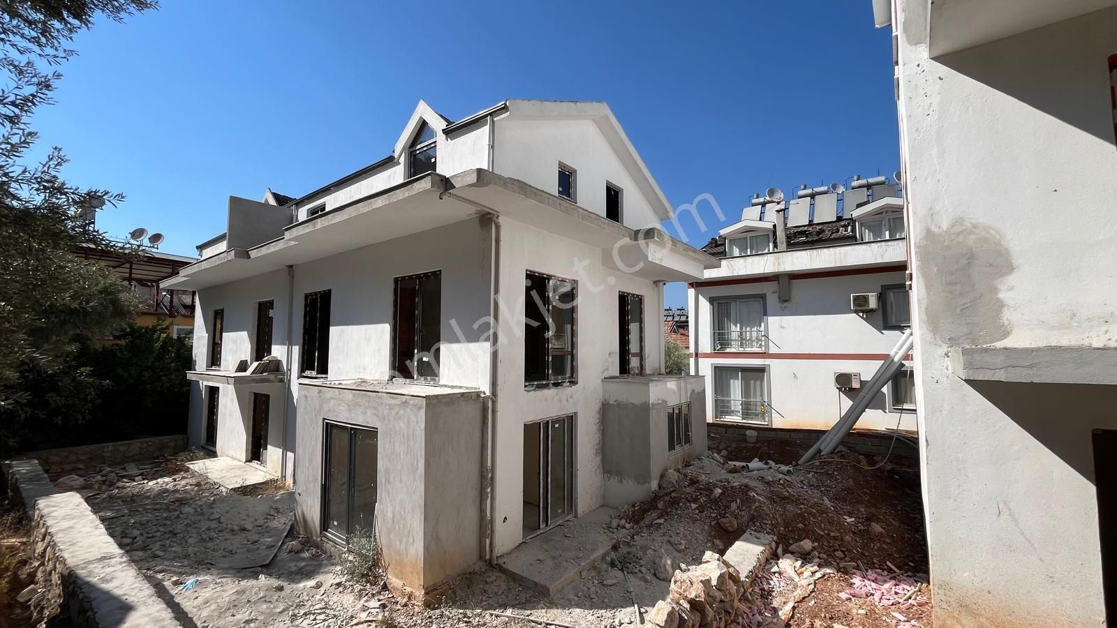 Fethiye Kesikkapı Satılık Daire  Stop’tan Merkezde 4+1 Çatı Dubleks*Kaba Halde*160 M2*2.950.000