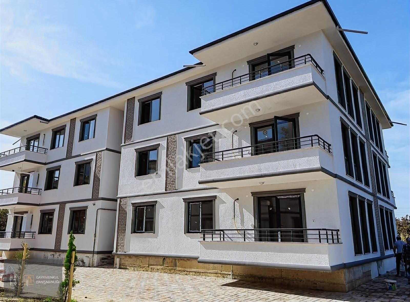 Akyazı Batakköy Satılık Daire FSE GAYRİMENKULDEN AKYAZI İNONÜ MAH. 2+1 DAİRE