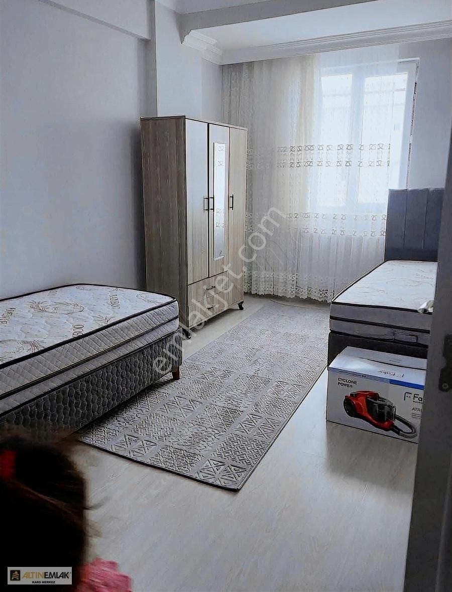 Kars Merkez Şehitler Kiralık Daire ALTIN EMLALTAN KİRALIK 2+1 SIFIR EŞYALI ÜNİ MEVKİ