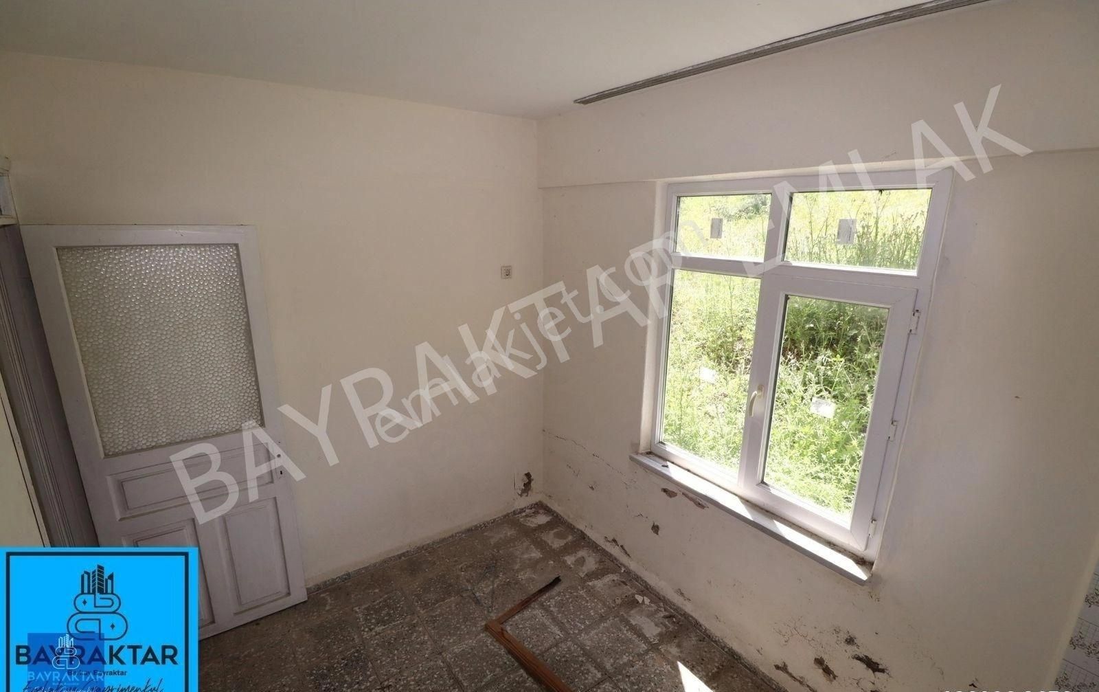 Erdek Tatlısu Satılık Daire Erdek Tatlısu'da Satılık Tadilata Uygun, Denize 150 m 6+2 Dubleks Daire Bayraktar Emlaktan