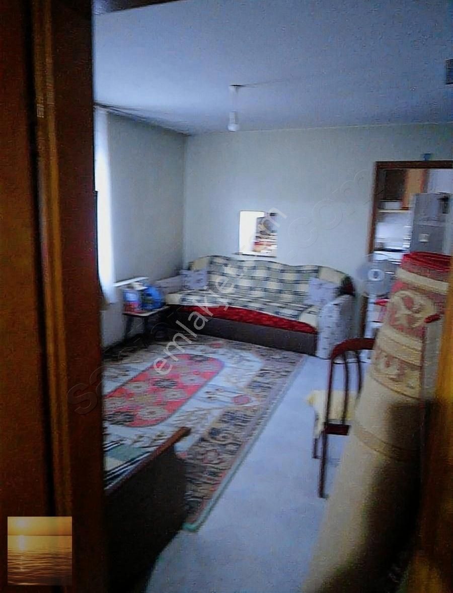 Beyoğlu Kaptanpaşa Kiralık Daire Aileye öğrenciye uygun geniş büyük teraslı 3+1 eşyalı daire