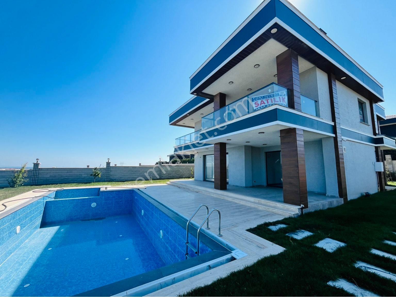 Silivri Ortaköy Satılık Villa  *Silivri Ortaköy'de Satılık 1000 M² Arsa İçinde Müstakil Villa*