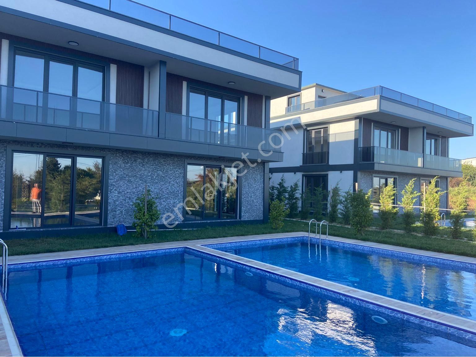 Büyükçekmece Güzelce Satılık Villa AYDIN EMLAKTAN GÜZELCEDE SATILIK VİLLA