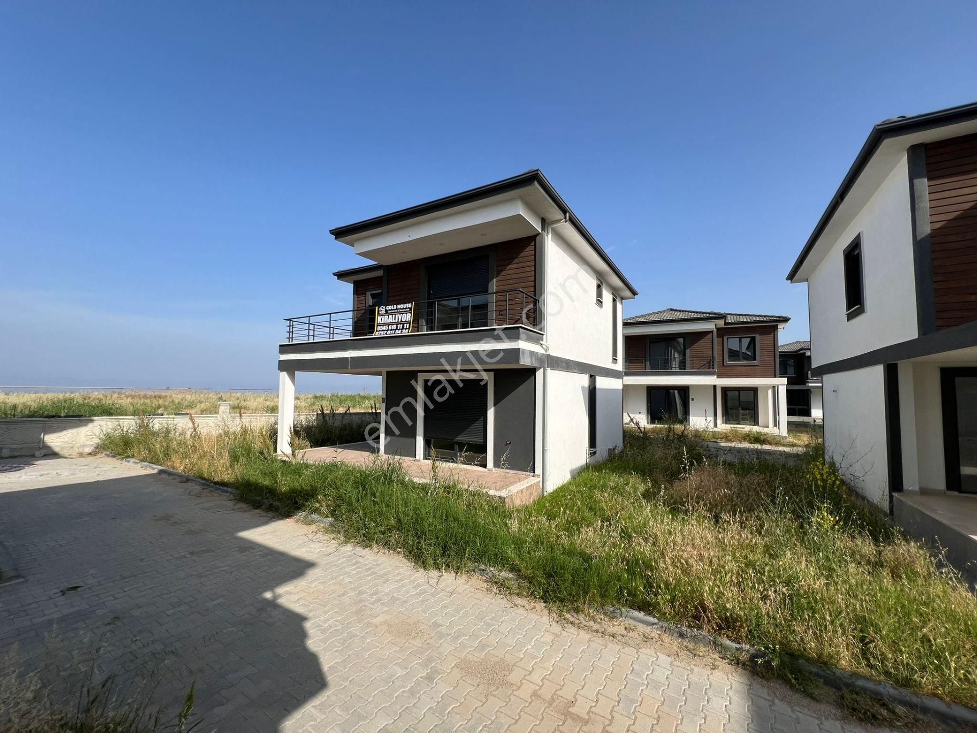 Ayvalık Altınova Satılık Villa  GoldHouse dan Satılık 3+1 Site İçin de Deniz Manzaralı Villa  