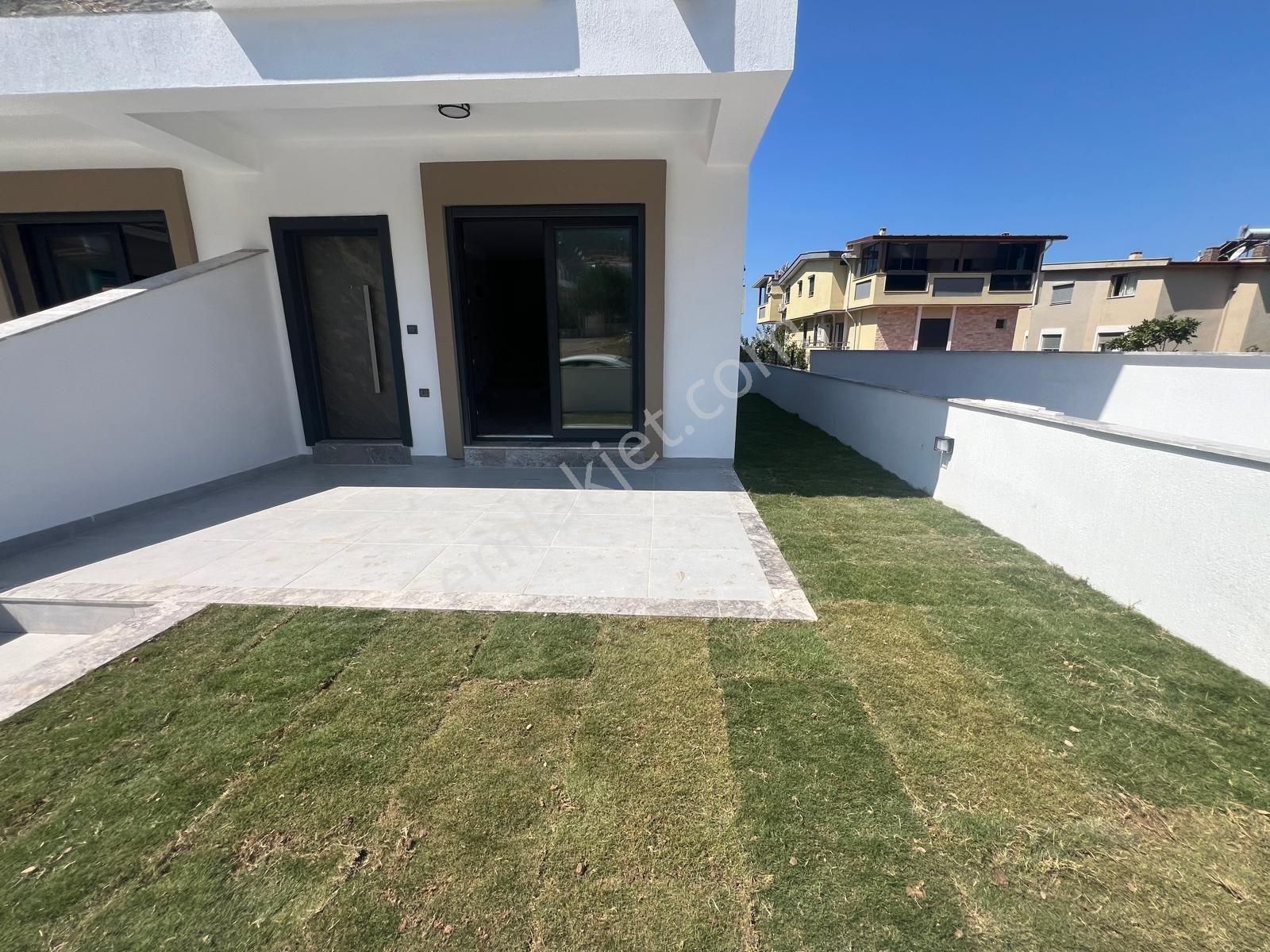 Gözütok Mimarlık'tan Orta Mahalle Merkezde 3+1 Lüks Villa - Görsel 14