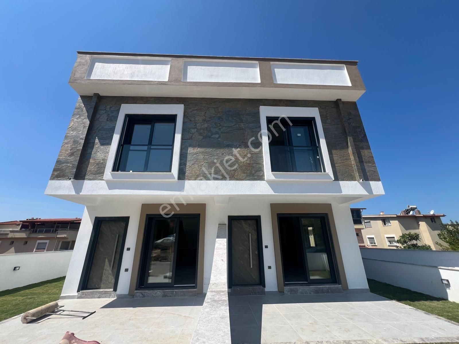 Gözütok Mimarlık'tan Orta Mahalle Merkezde 3+1 Lüks Villa - Görsel 13