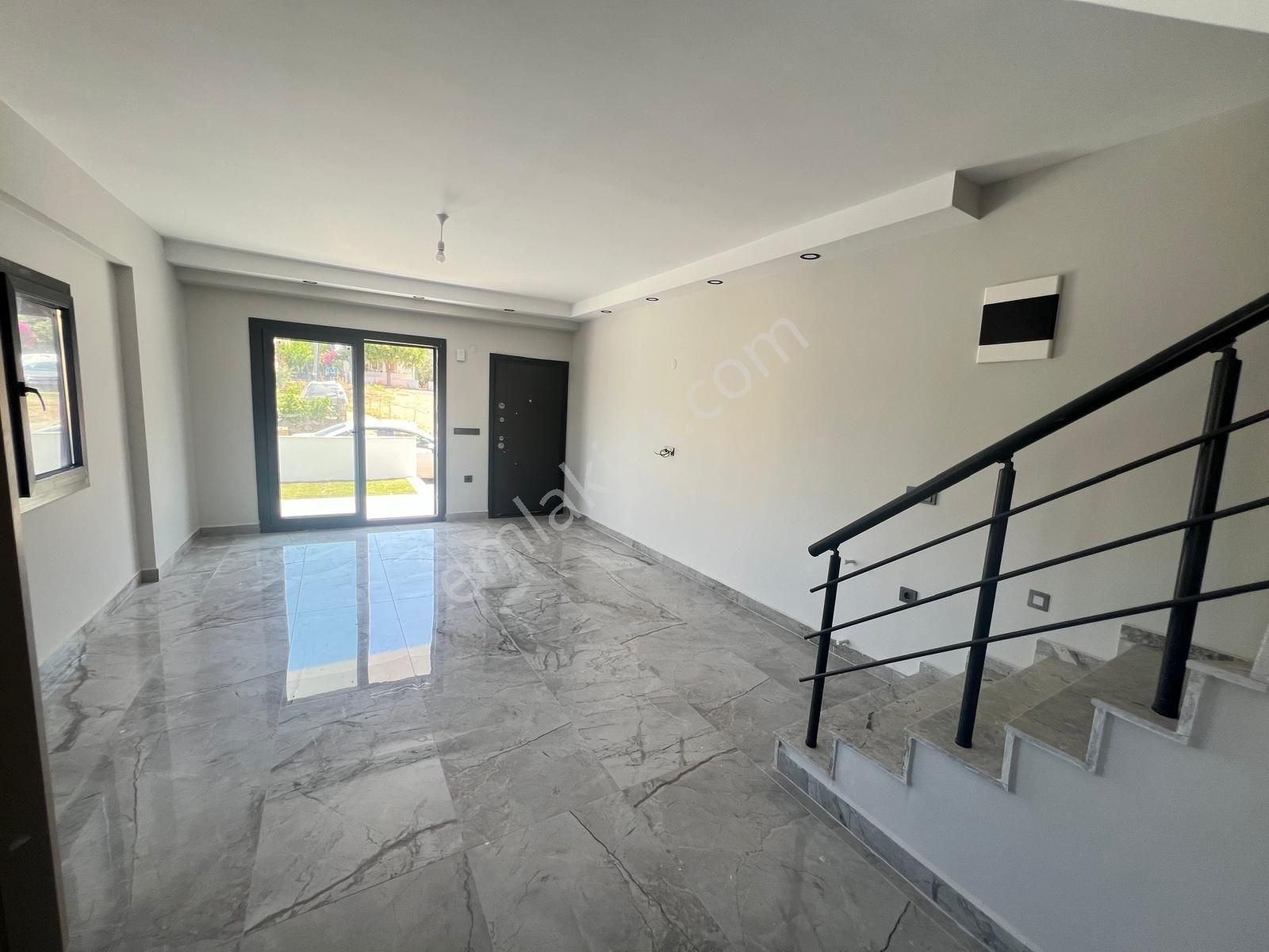 Gözütok Mimarlık'tan Orta Mahalle Merkezde 3+1 Lüks Villa - Görsel 21