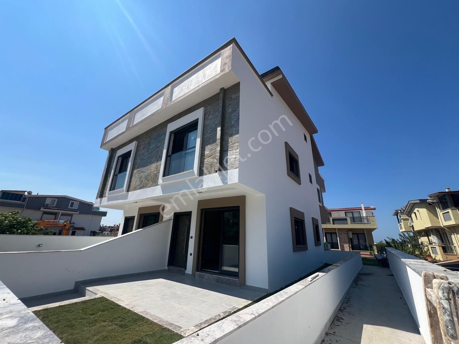 Gözütok Mimarlık'tan Orta Mahalle Merkezde 3+1 Lüks Villa - Görsel 11