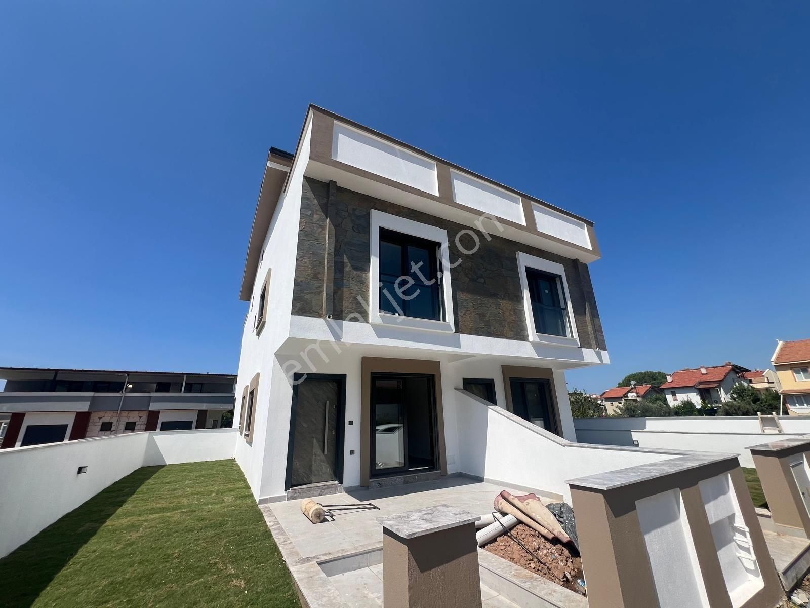 Gözütok Mimarlık'tan Orta Mahalle Merkezde 3+1 Lüks Villa - Görsel 12