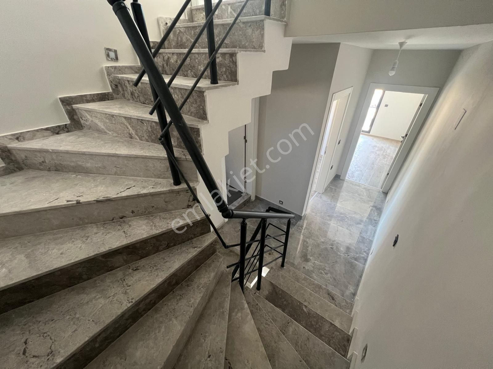 Gözütok Mimarlık'tan Orta Mahalle Merkezde 3+1 Lüks Villa - Görsel 32