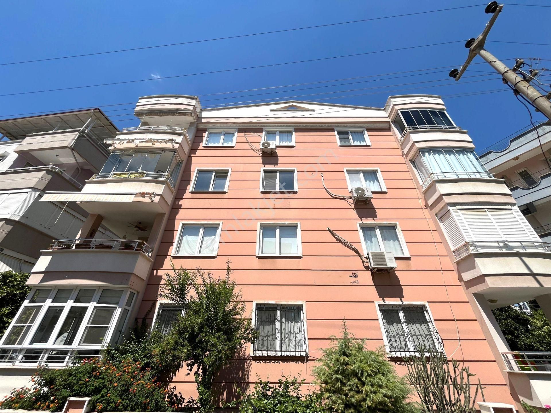 Edremit Sarıkız Satılık Daire  AKÇAY SEZGİN EMLAKTAN GENİŞ AYRI MUTFAK MERKEZİ KONUM SATILIK 3+1 DAİRE