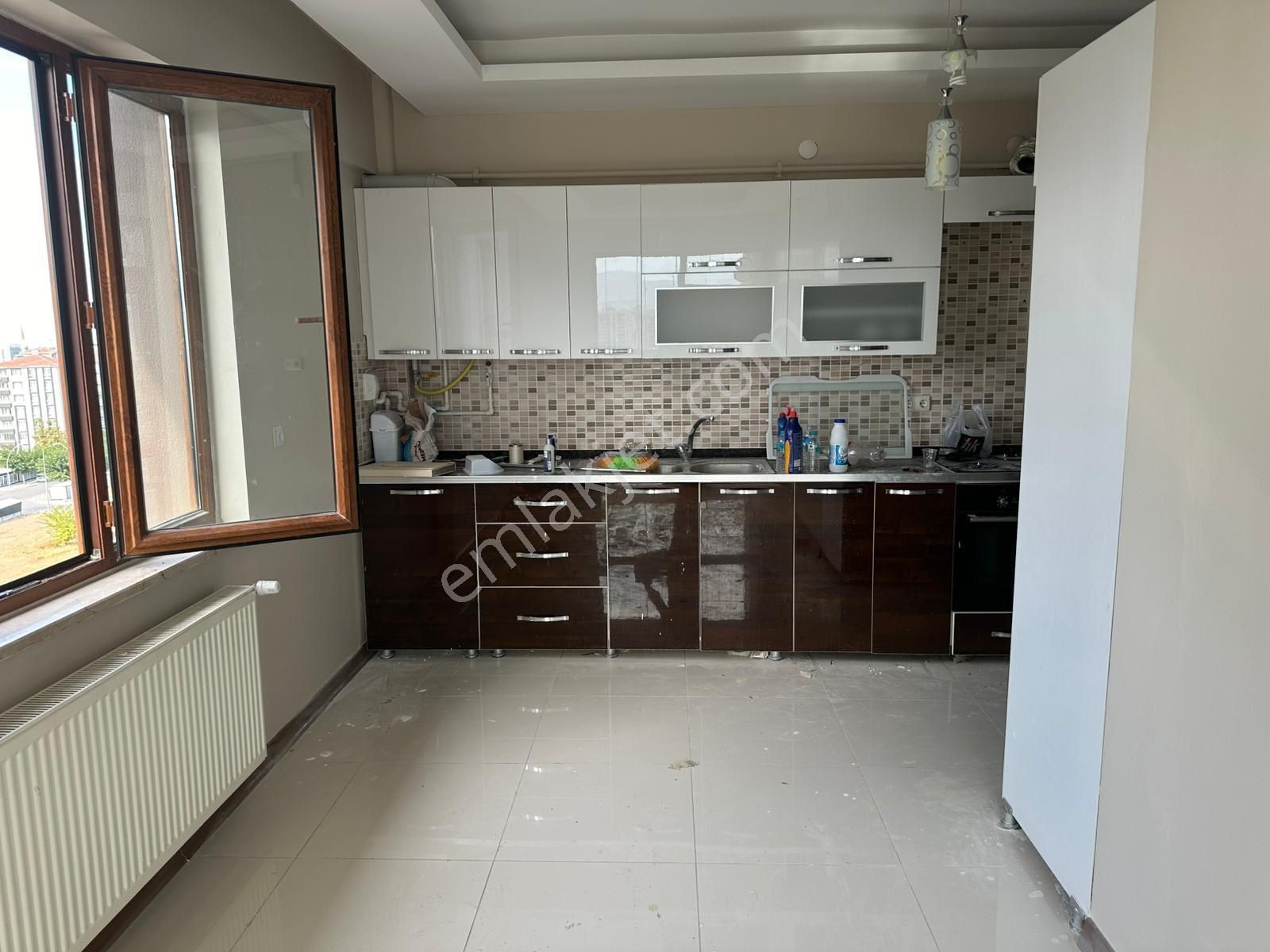 Yeşilyurt Çilesiz Kiralık Daire Malatya Yeşilyurt Çilesiz’de Site İçerisinde 8. Kat 4+1 Kiralık Daire