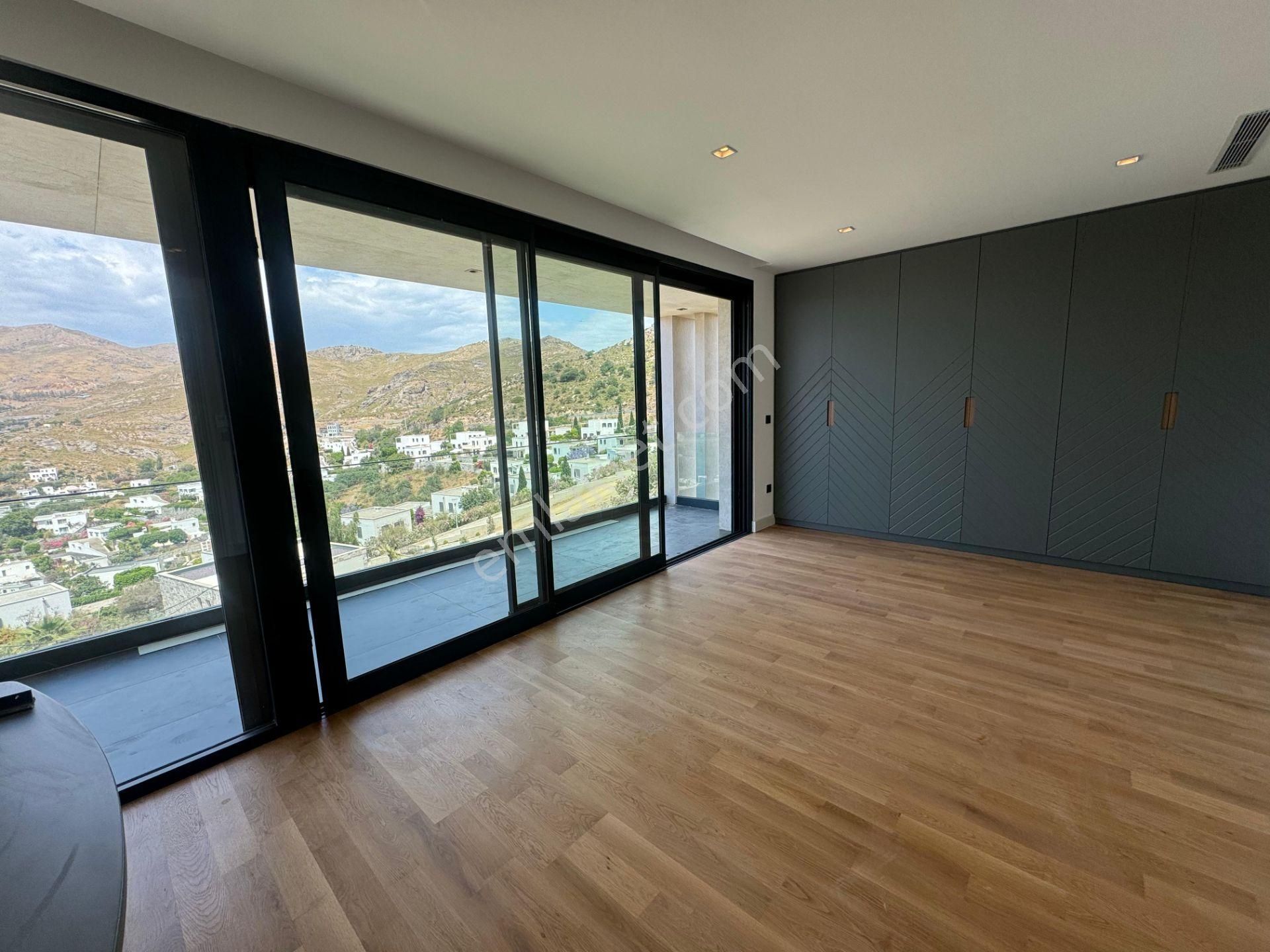 Gümüşlük'te 5+1 Mustakil Tripleks Havuzlu Villa - Görsel 14