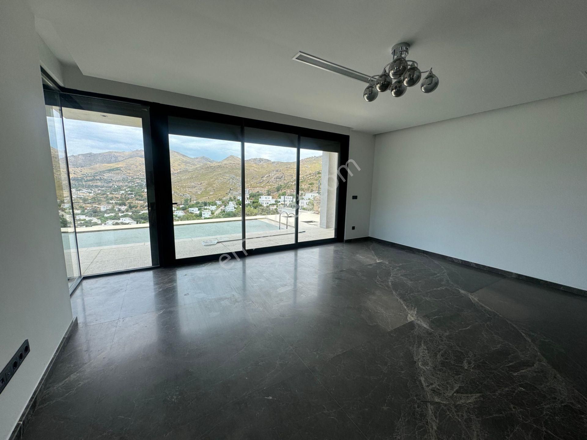 Gümüşlük'te 5+1 Mustakil Tripleks Havuzlu Villa - Görsel 12