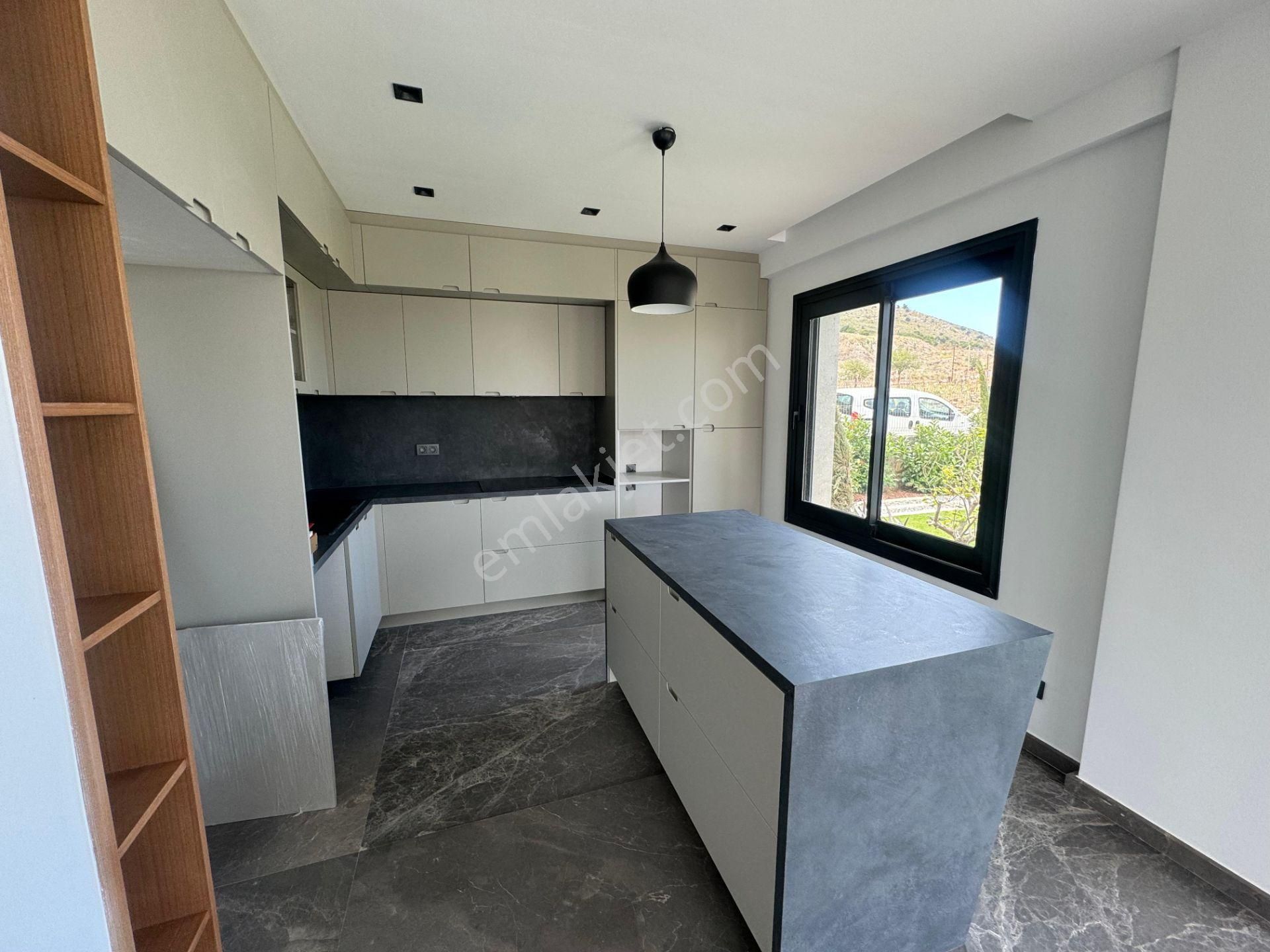 Gümüşlük'te 5+1 Mustakil Tripleks Havuzlu Villa - Görsel 9