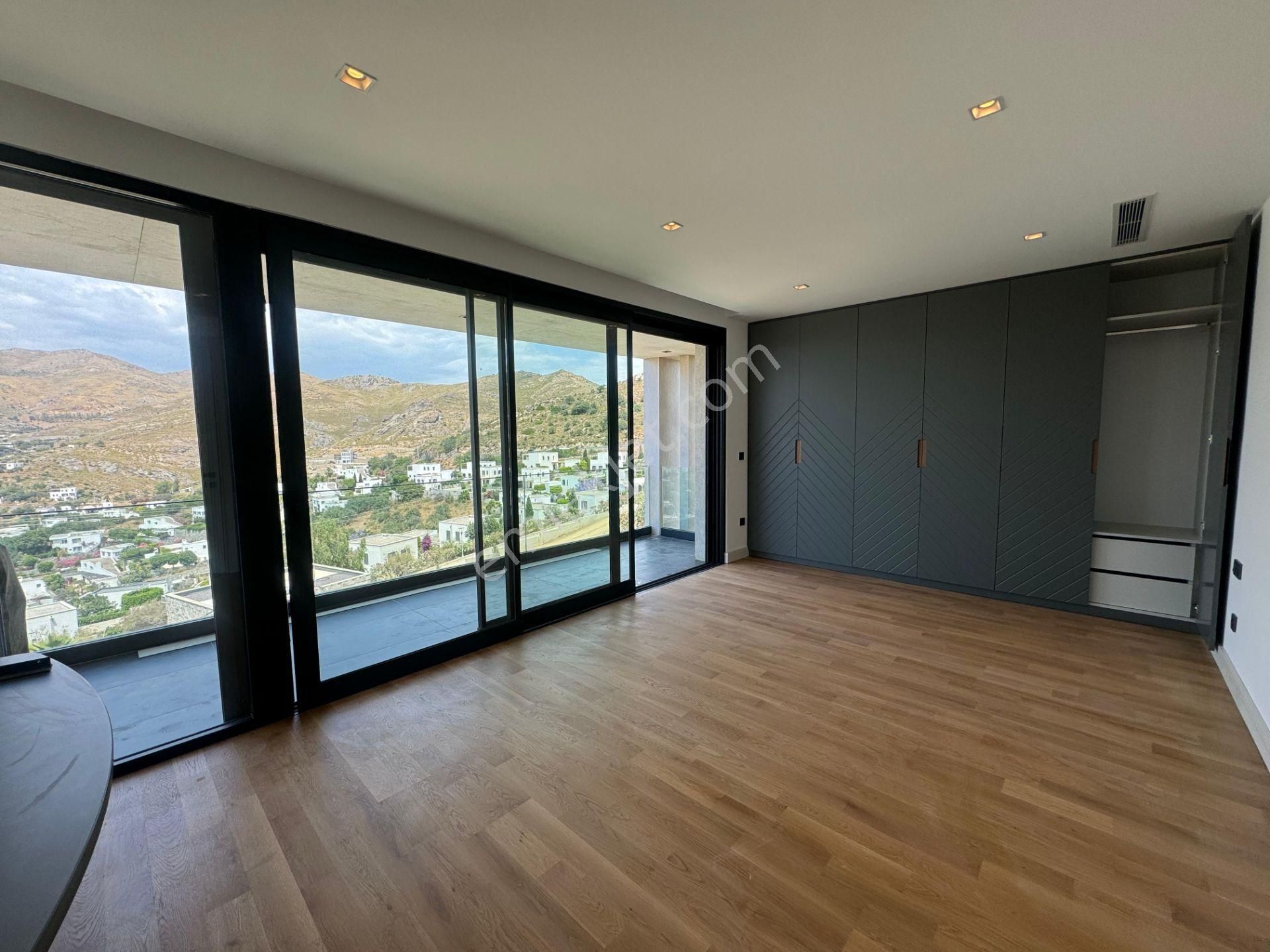 Gümüşlük'te 5+1 Mustakil Tripleks Havuzlu Villa - Görsel 17