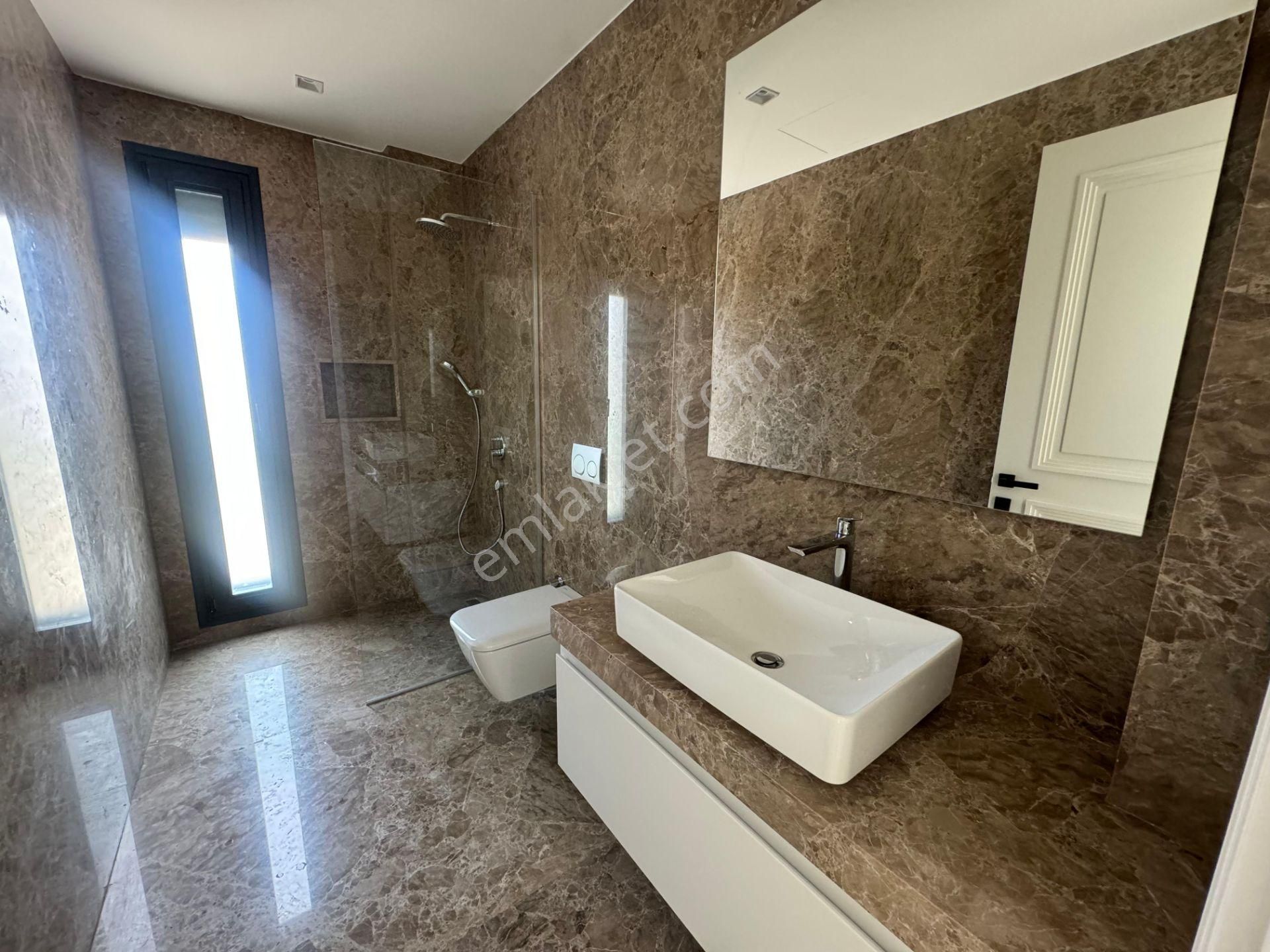 Gümüşlük'te 5+1 Mustakil Tripleks Havuzlu Villa - Görsel 32