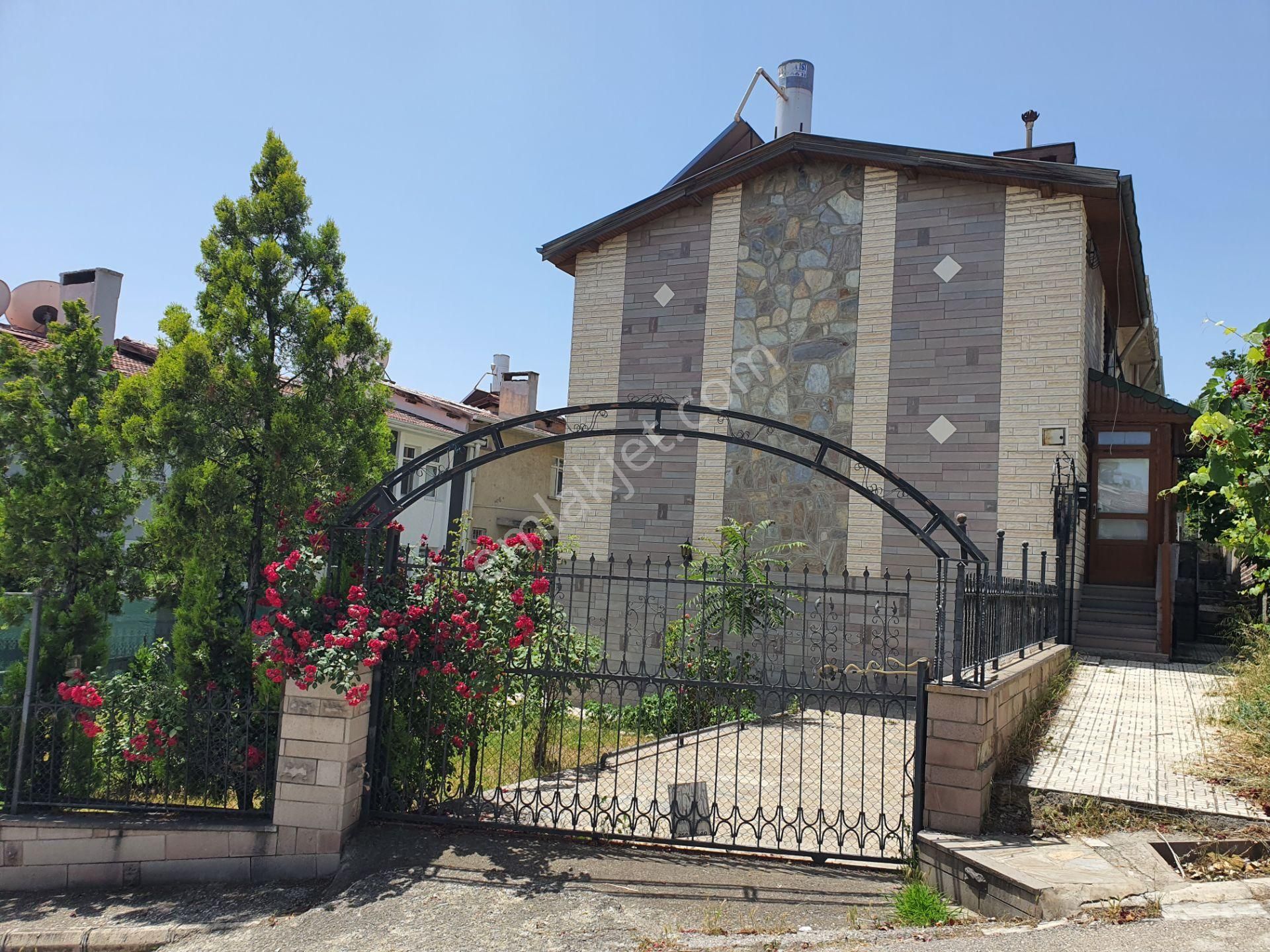 Yenimahalle Uğur Mumcu Satılık Müstakil Ev Ugurmumcu Mah. 4+2 Satılık Triplex