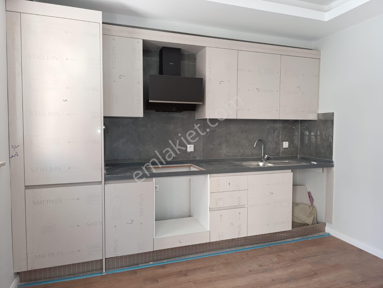 Çekmeköy Mimar Sinan Kiralık Daire  Çekmeköy M.Sinan mah. yeni binada 1+1/60m2 yüksek giriş daire